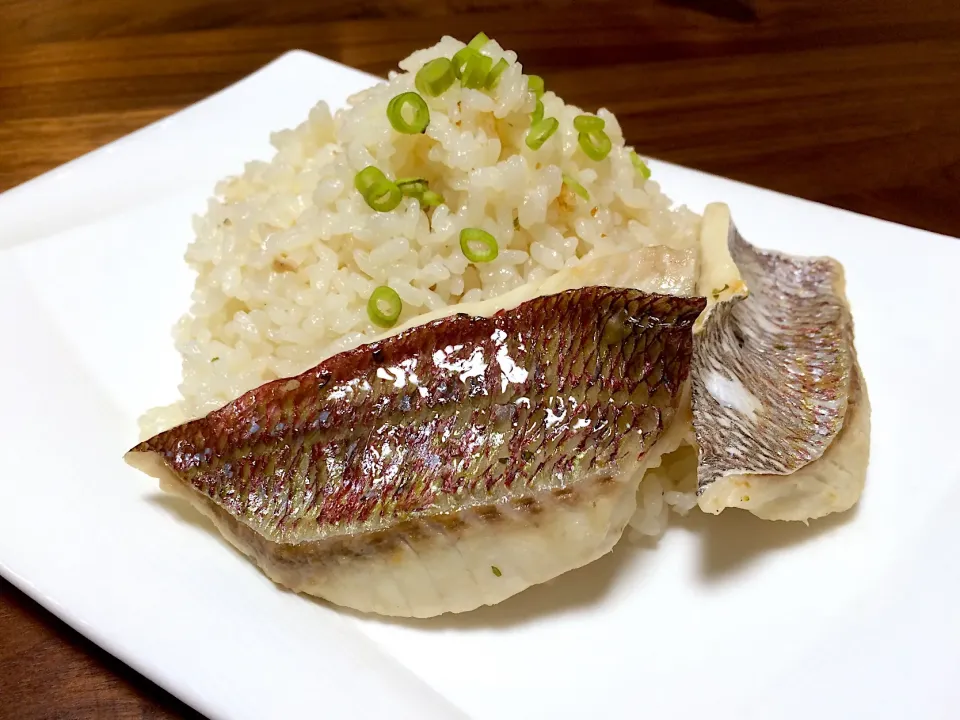 アクアパッツァリメイク洋風炊込みご飯🍚🐟🌺|ぱぴこ家さん