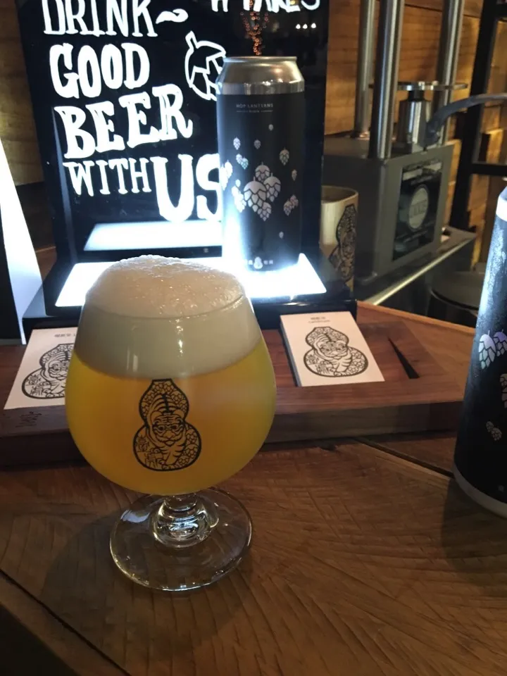 Snapdishの料理写真:Taihu Hop Lanterns Noble Imperial IPA  臺虎酒花飛高高|PegaOさん