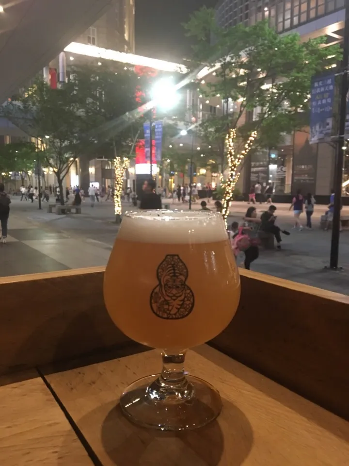 Snapdishの料理写真:Modern Times Fruitlands with Passionfruit Guava Gose|PegaOさん