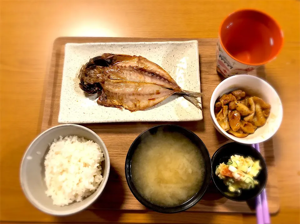 Snapdishの料理写真:平和な夕飯|rakaiさん