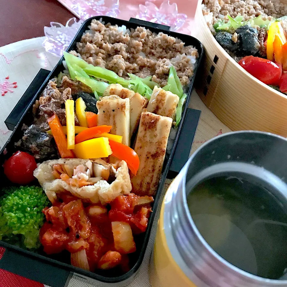 今日のお弁当🍱
そぼろ弁当と野菜スープ🥦
さぁ、金曜日😊
雨が降り出しそう💦
傘を持って行くのを
忘れないようにしてね🌂

あと ひと頑張り
気をつけて
いってらっしゃい👋😊|mokoさん