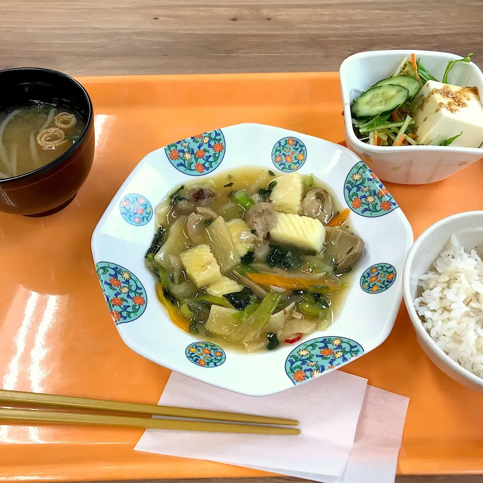 イカと野菜のタイ風生姜炒め、豆腐サラダ*\(^o^)/*|すかラインさん