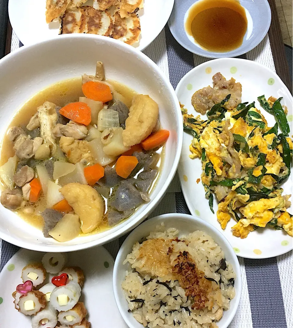 ひじき炊き込みご飯、煮物、ニラ豚|taeminさん