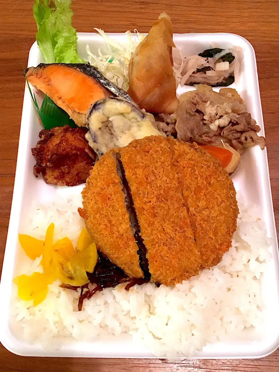 六本松すしハウスのメンチカツ弁当|Kouji  Kobayashiさん