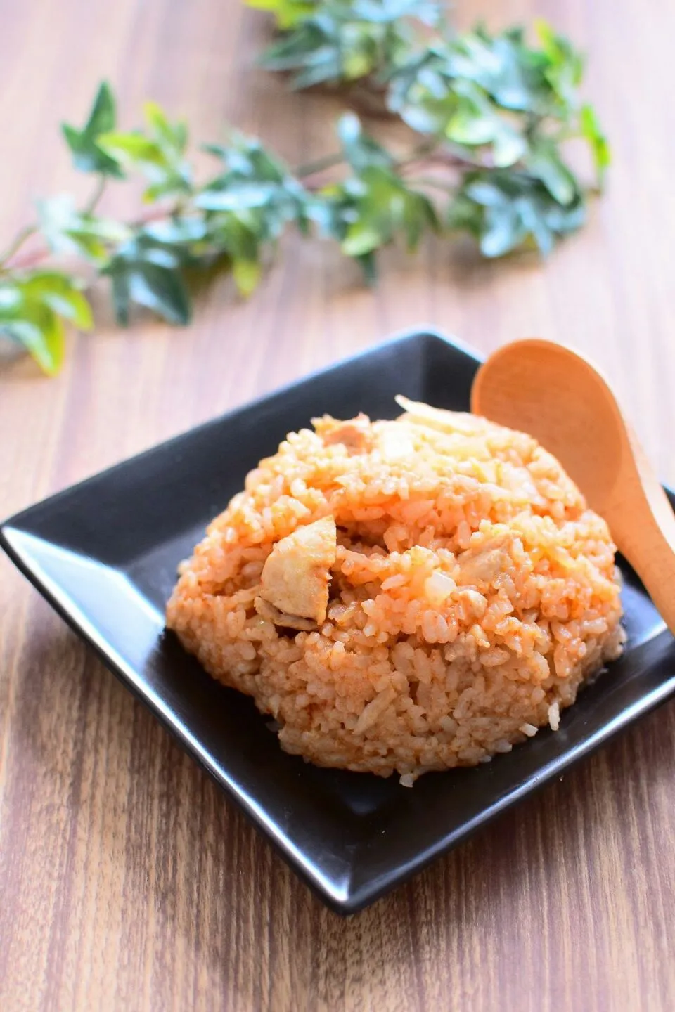 炊飯器で作る！チキンライスのレシピ|アマイモノ・クウ蔵さん