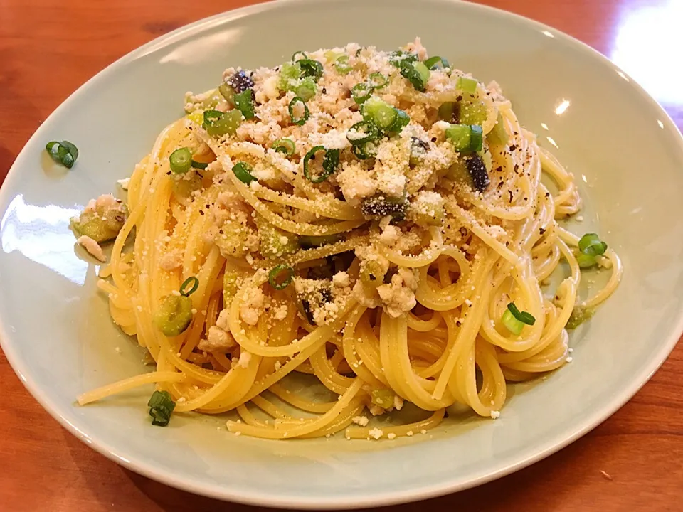 4/7 ランチ♪ 鶏挽き肉と茄子の和風パスタ|ikukoさん