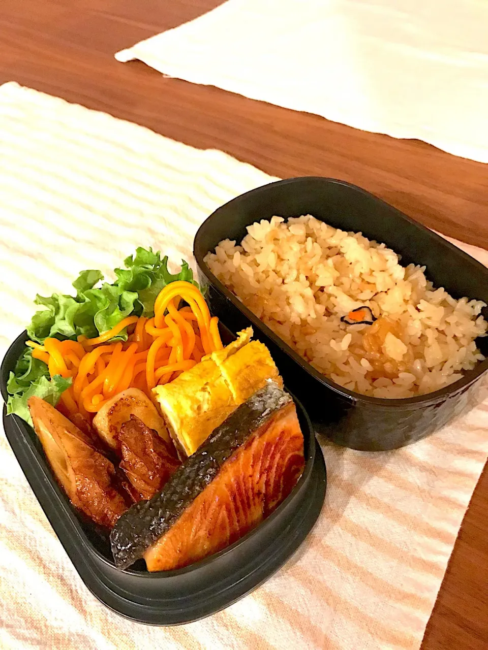 2018,04,08 相方さんのお弁当
#炊き込みご飯
 #鮭の塩焼き 
 #ちくわの甘辛焼き 
 #ナポリタン 
 #卵焼き|ATSUMIさん