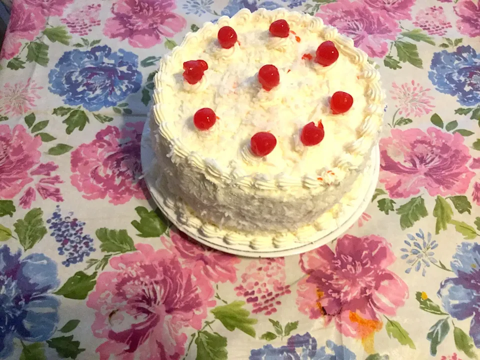 3 layer vanilla coconut cake with cherries|John Baker Greskiewiczさん