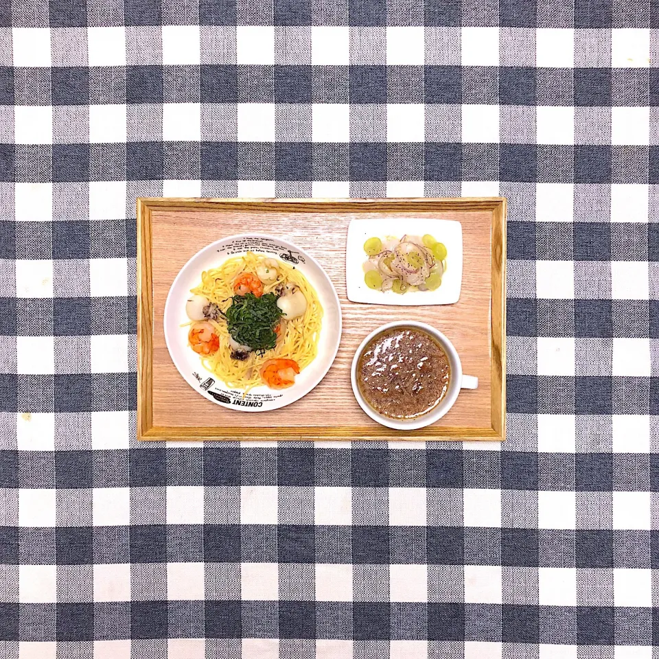 レシピブログさんの料理 bvividさんの海老と帆立の茗荷入り塩バターパスタ♪ #レシピブログ #RecipeBlog #ほたてとぶどうのマリネ|omoさん