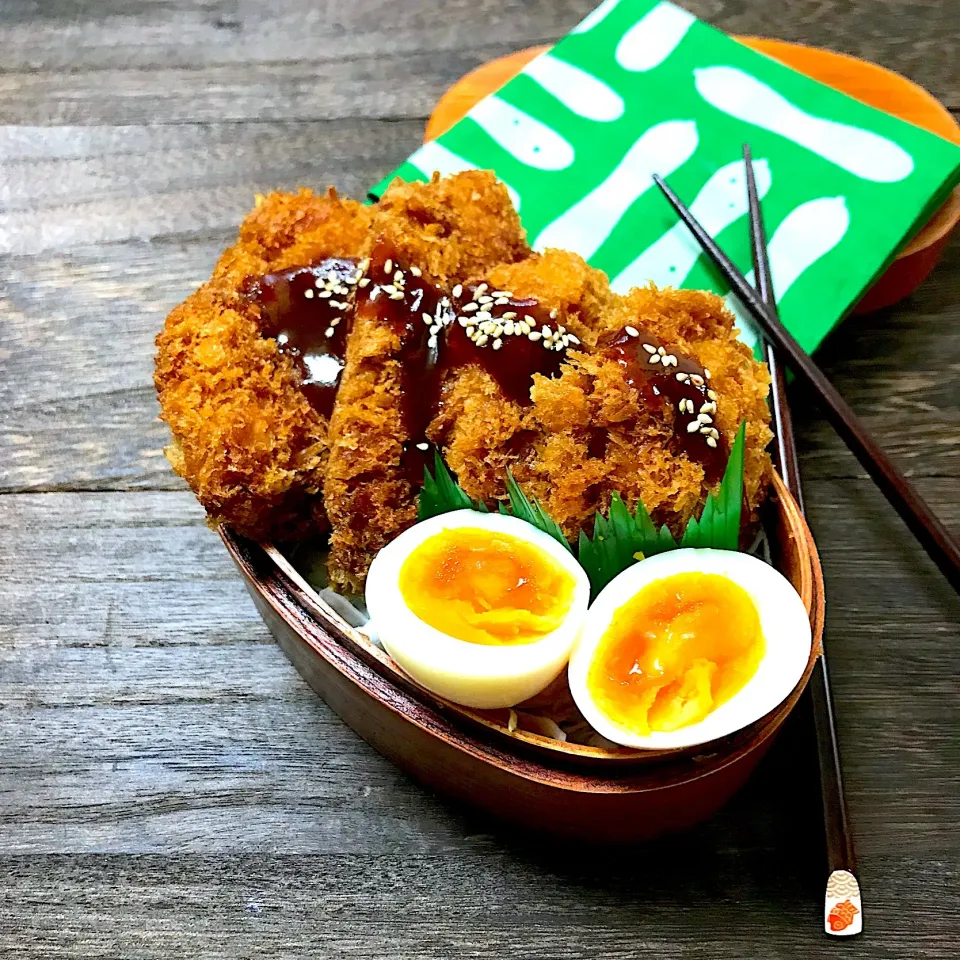 自分お弁当🍱
ドーンとチキンカツのっけ弁ʬʬʬ|mihooobuuさん