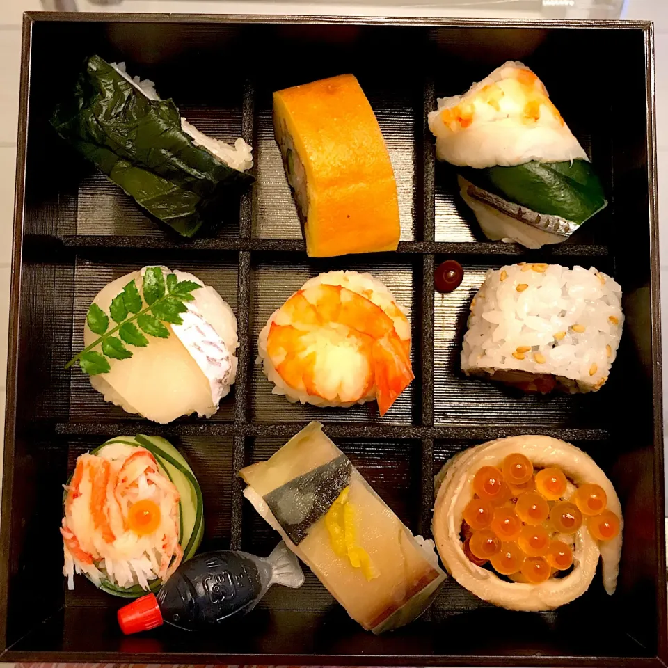 病み中の、けふの昼餉は手毬風の寿司どす🍣|にゃあ（芸名）さん