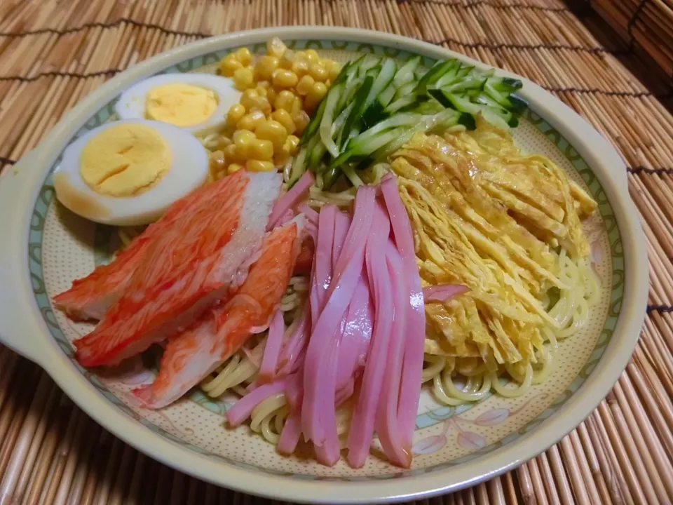 冷麺  

奥歯治療中のため噛めない😱
冷麺なら食べられると思い
リクエスト😰💦|Hiroshi  Kimuraさん