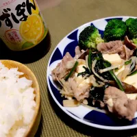 Snapdishの料理写真:✴︎豆腐と豚肉のゆずぽん煮込み #豆腐 #豚肉 #ほうれん草 #しいたけ|comamiさん