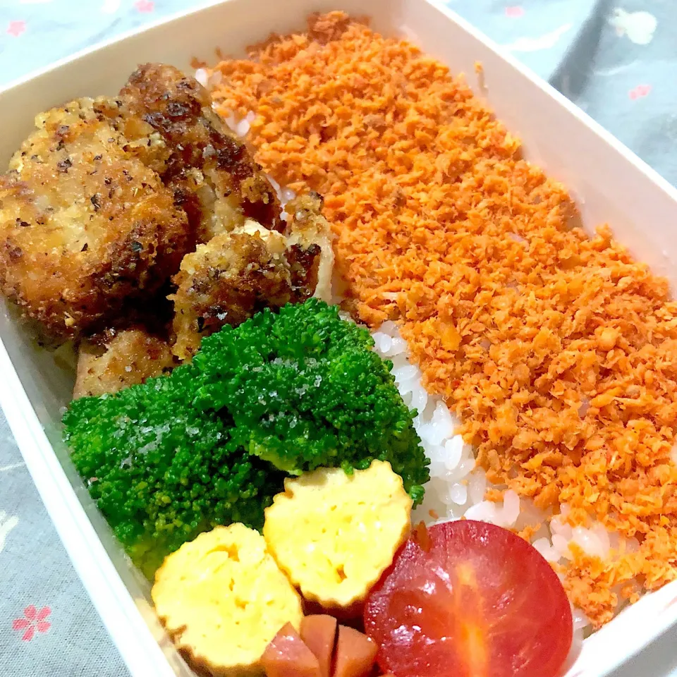 #お弁当  #修行中 #チキンの香草焼き弁当|カナ☆デップさん