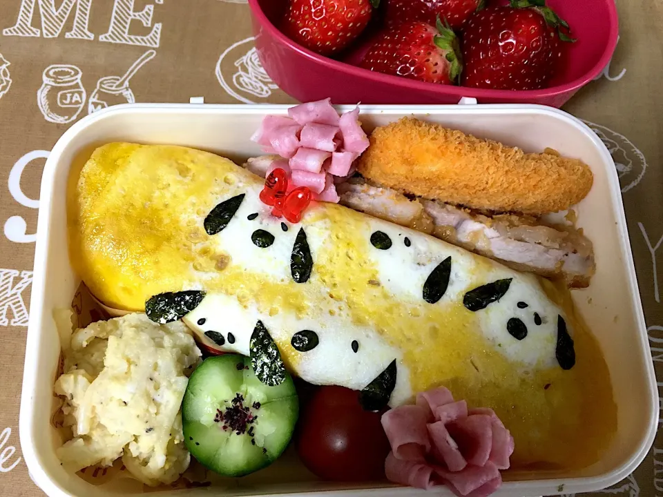 ㊗️5年生㊗️水玉スヌーピーオムライス弁当
 #学童弁当  #お弁当  #キャラ弁  #スヌーピー  #スヌーピー弁当  #オムライス  #オムライス弁当 #水玉オムライス|こむぎさん