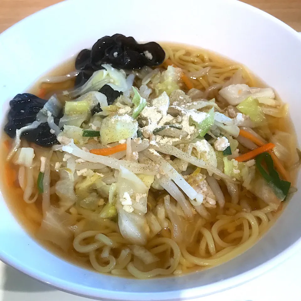 野菜たっぷり醤油ラーメン(◍•ڡ•◍)❤|いつみさん