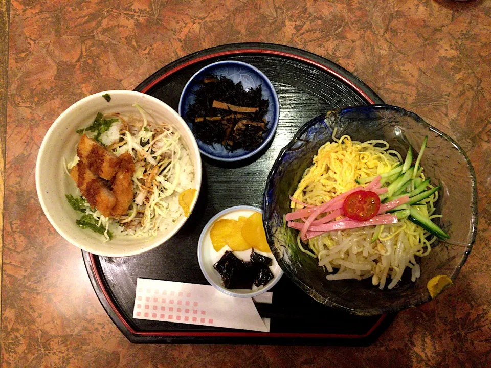 おすすめ定食(ソースカツ丼と冷麺)|ばーさんさん