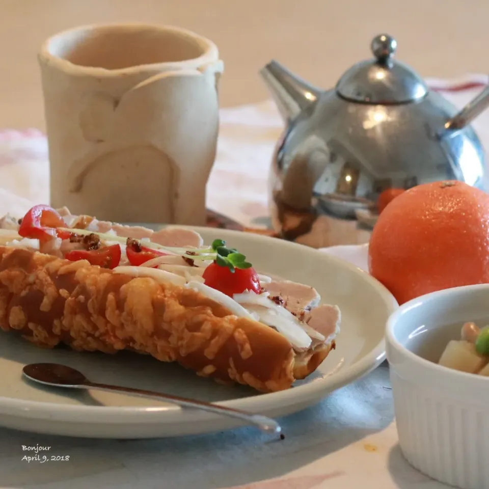 ドイツパンで塩こうじ豚ハムの野菜サンドウィッチ🌭と豆と豚ハムのスープ🍖🥣|yasuko murakamiさん