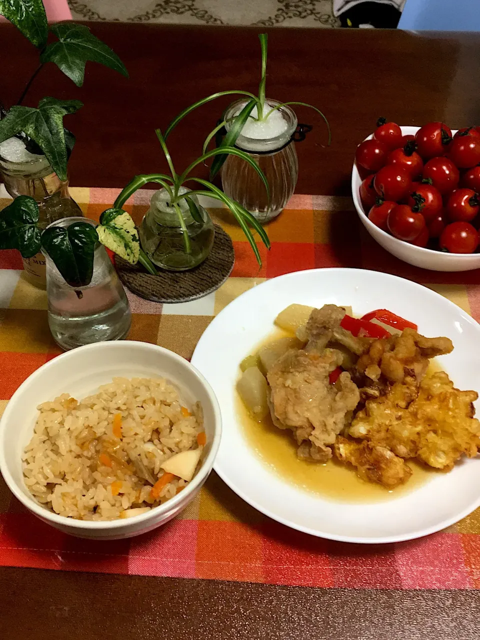 炊き込みご飯と手羽元と野菜の揚げ浸し|けもさん