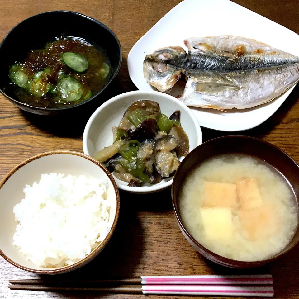 #土鍋ごはん   #あじの干物   #なすとピーマン味噌炒め   #もずく酢  #大根と厚揚げの味噌汁|まきさん