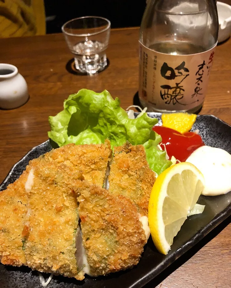 Snapdishの料理写真:黒はんぺんフライ 静岡.焼津 呑ん兵にて|ガク魁‼︎男飯さん