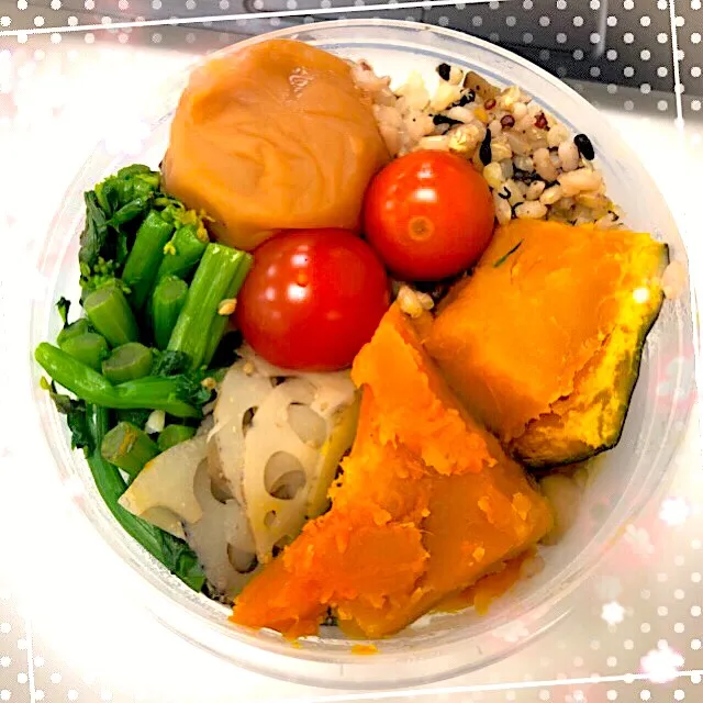 Snapdishの料理写真:玄米菜食弁当♥︎︎∗︎*ﾟ
(((o(♡︎´▽︎`♡︎)o)))|Mehco Coconutvanillaさん