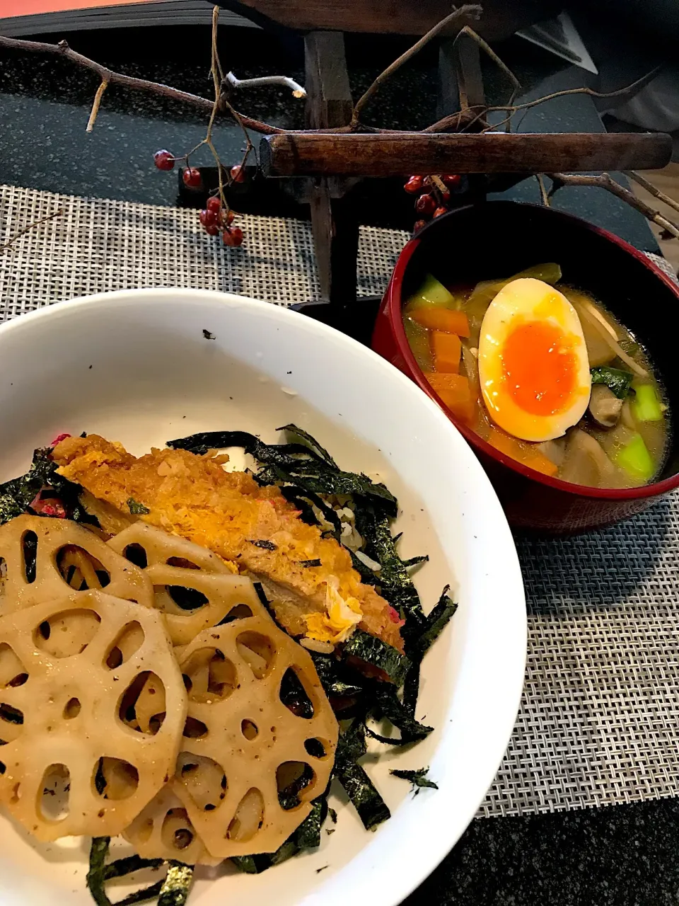 カツ煮ときんぴら丼とけんちん汁|シュトママさん