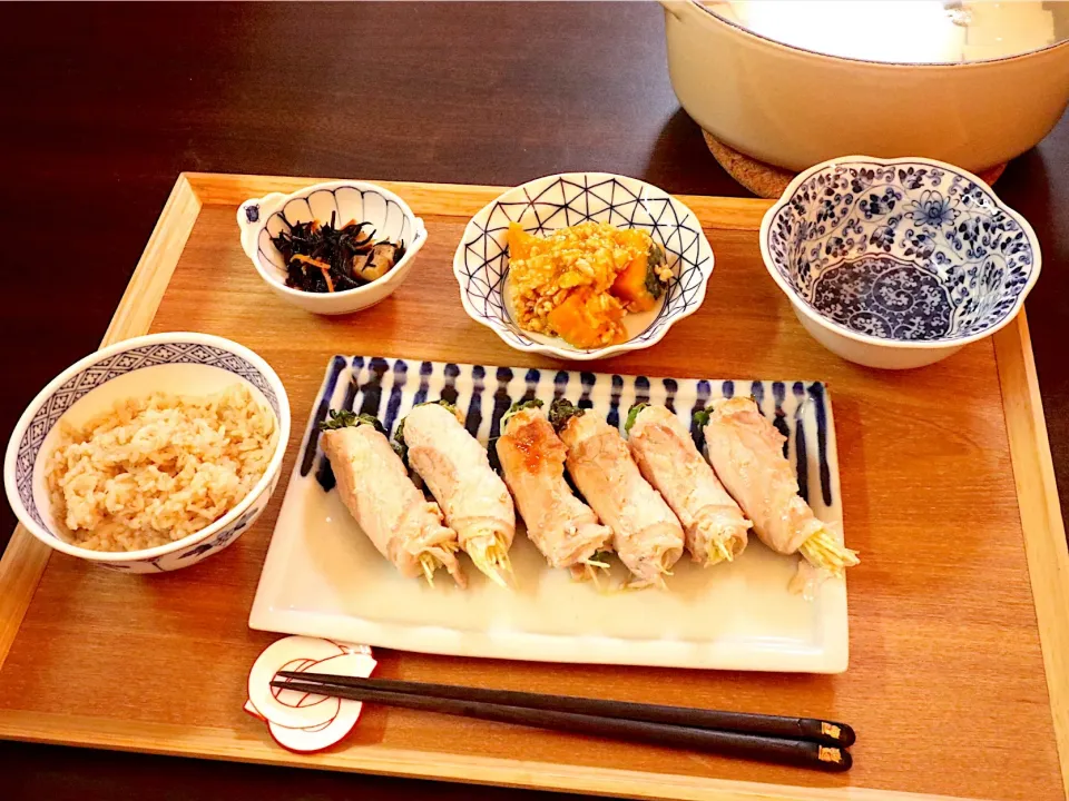 カイワレの肉巻き
ひじき煮
カボチャのそぼろあんかけ
湯豆腐|NAKATAさん