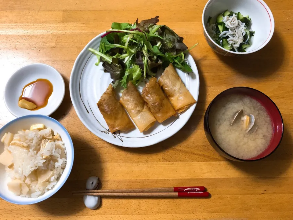 Snapdishの料理写真:夕飯🎵たけのこご飯🎵|kiyominさん