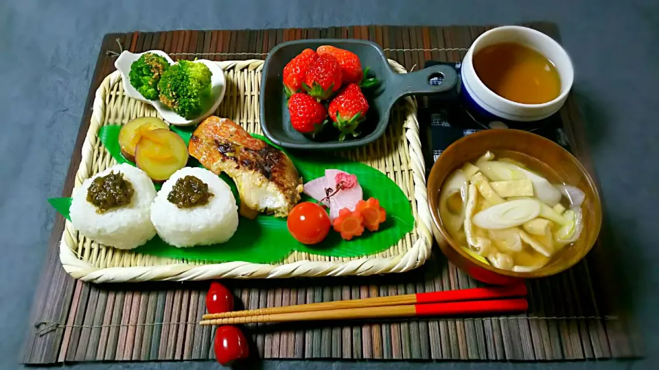 Snapdishの料理写真:和んプレートランチ🍙|キム姉さん