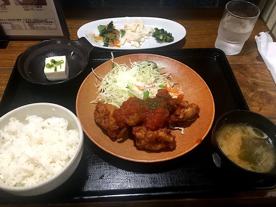 鶏もも揚げ定食(トマトソース)|しのぶさん