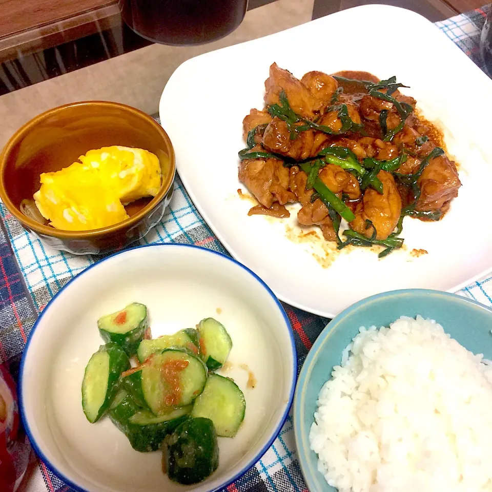 4.10夕飯 鶏モモの甜麺醤炒め|ピカさん