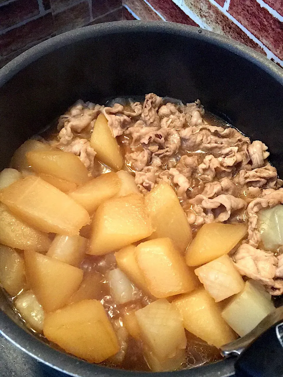 大根と牛肉の煮物😋|くーさんさん