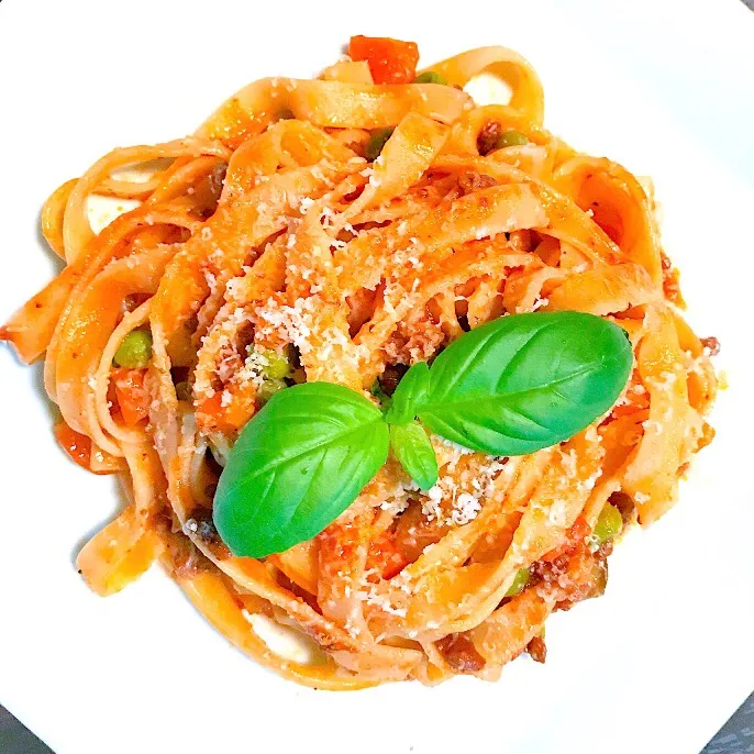 Tagliatelle pasta with meat sauce.|Nachaz Kitchenさん