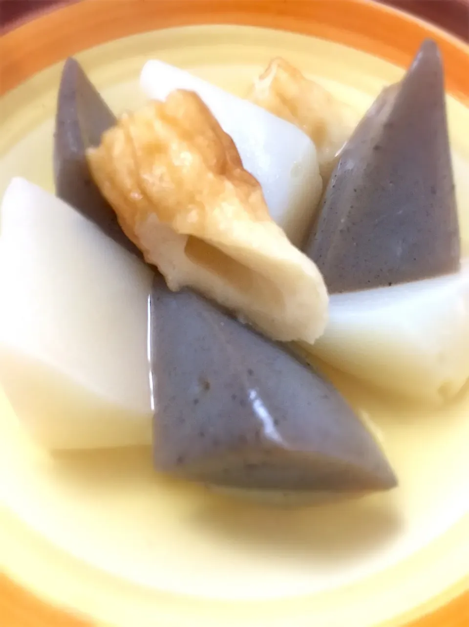 こんにゃくとちくわの出汁煮|きらさん