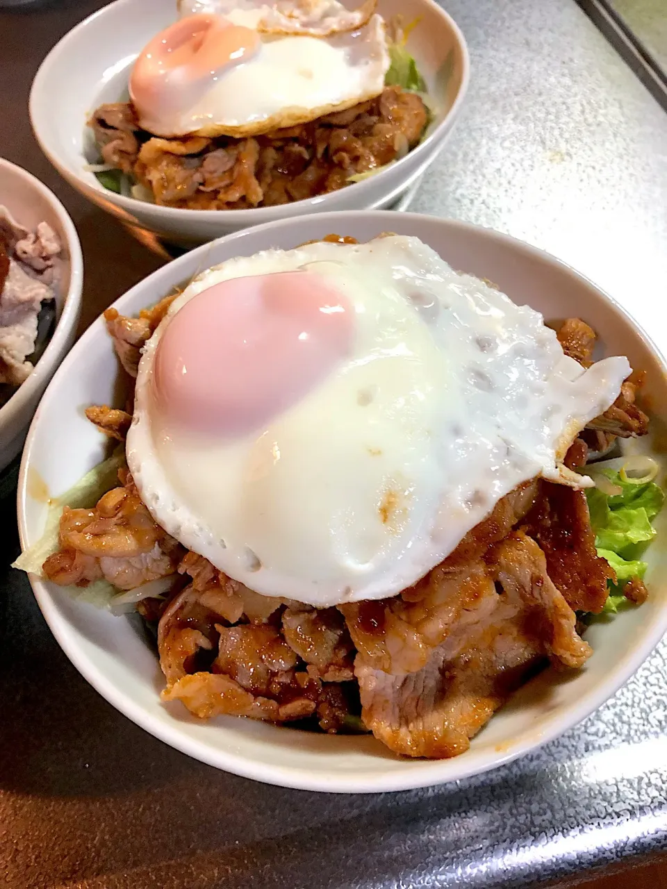 豚肉のパッタイペースト炒め丼|たびもかさん