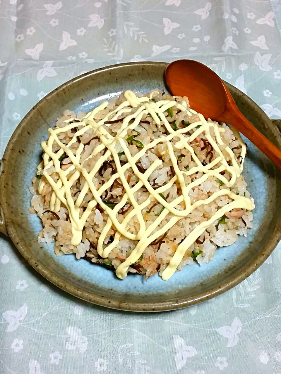 レンジ調理で“ツナマヨ塩昆布チャーハン”|まーやんさん