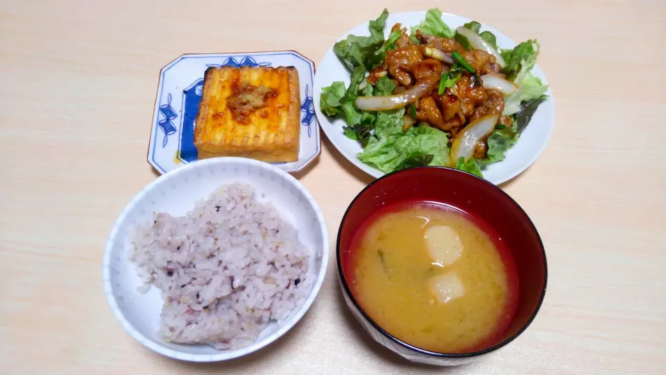 ３月１２日　豚肉と玉ねぎのさっと煮　厚揚げ　お味噌汁|いもこ。さん