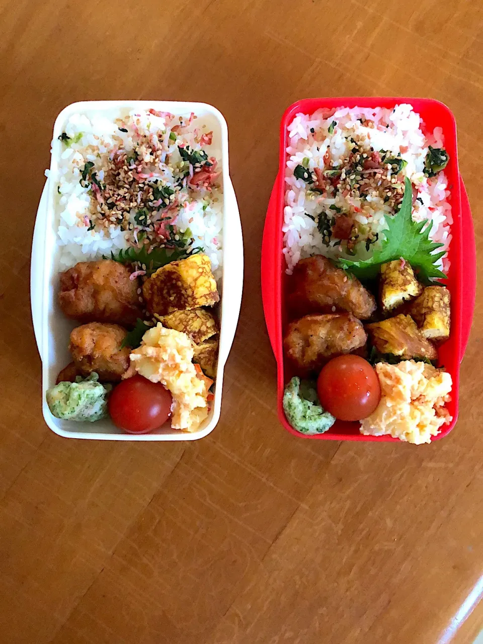 Snapdishの料理写真:女子高生弁当#二人分 #唐揚げ弁当 #卵焼き#手抜き弁当#明太子ポテトサラダ#|Eriko  Naraさん