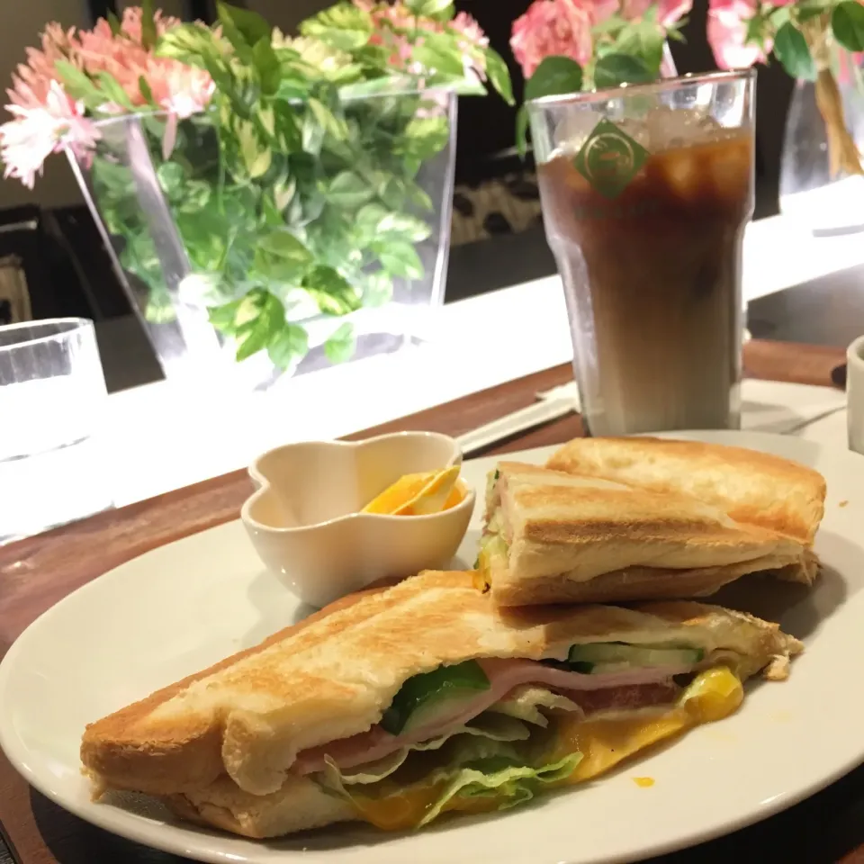 ちょっと早めのランチ|宙まめさん