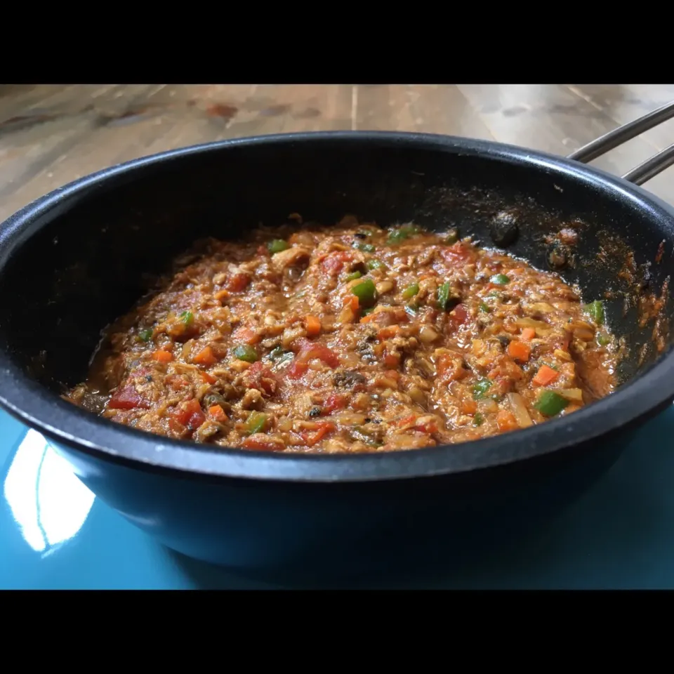 鯖缶で野菜たっぷりトマトカレー🥫|七海さん