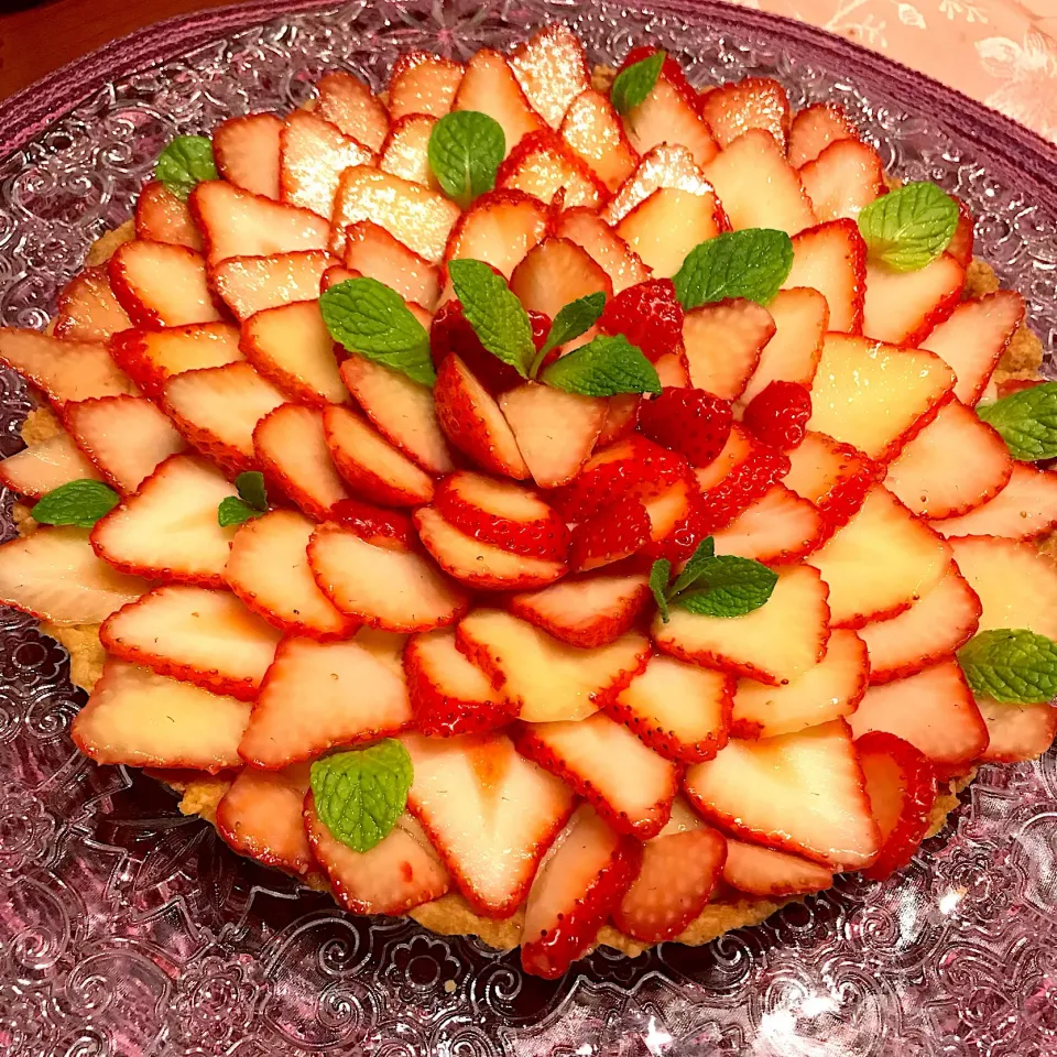 おやつに
いちごタルト🍓🥧
熊本県産 恋みのり🍓|mokoさん