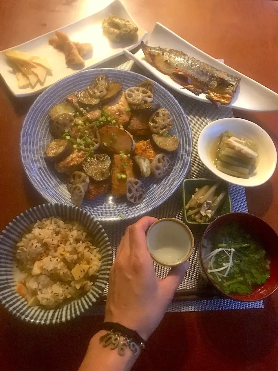 Today's Dinner🍴 前菜･ふきとちくわの煮物･筍ごはん･春菊とえのきのお味噌汁･筍の豆腐つくね･鯖の塩焼き|🌈Ami🍻さん