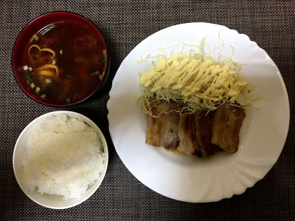 豚バラ塩焼肉ご飯|ばーさんさん