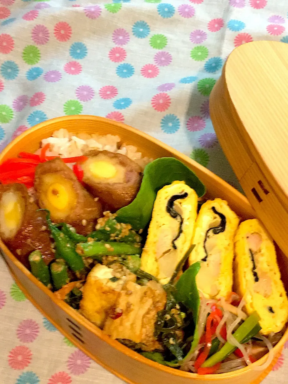 4/13  今日のお弁当♪
・チーズ竹輪の肉巻き
・海苔と新じゃがの玉子焼き
・春雨の花椒香醋和え
・厚揚げと切り昆布の胡麻味噌煮
・いんげんの胡麻和え
・いつもの麦ご飯♪|かっぴーさん