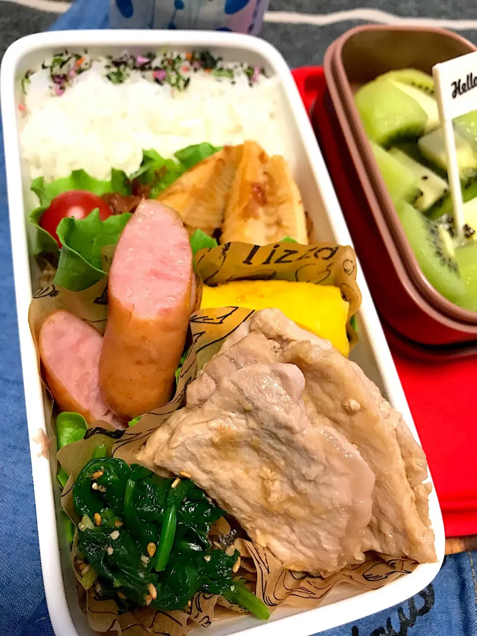 Snapdishの料理写真:女子高校生用 生姜焼き弁当|riorieさん