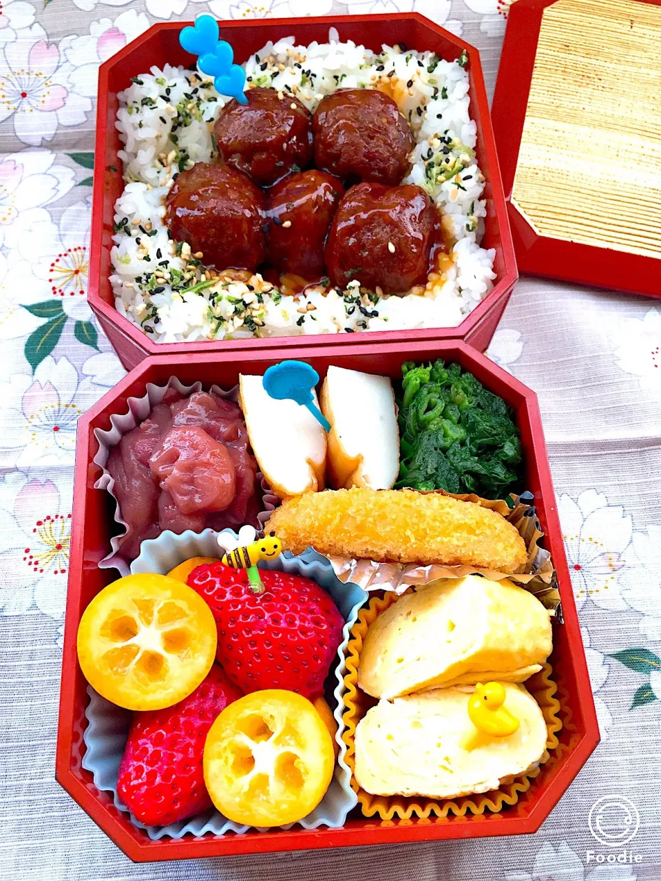 #お花見弁当  #お弁当じまん  #お父さん弁当 
 #お弁当 #肉団子の甘酢あん  #寒締め法蓮草のお浸し   #デザートはイチゴと金柑  #手抜き弁当  #煮豆 
 #野菜多め  #ヘルシー弁当  #和食弁当|Blueberry🫐さん