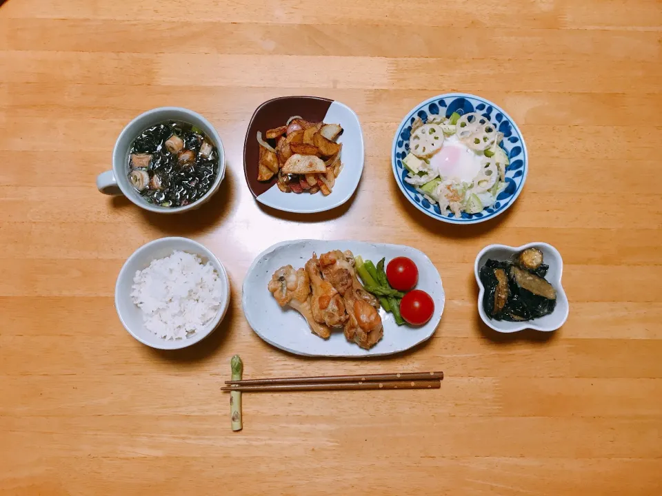 夕ごはん
手羽元の生姜醤油煮
揚げ茄子の味噌煮
ジャーマンポテト|ちゃみこさん