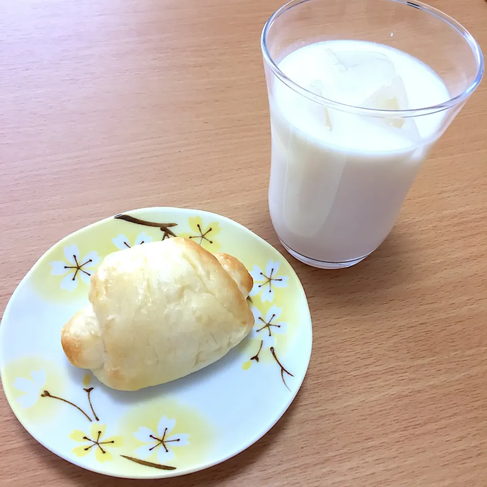 パンと一緒に甘酒🍞🍶|りりさん