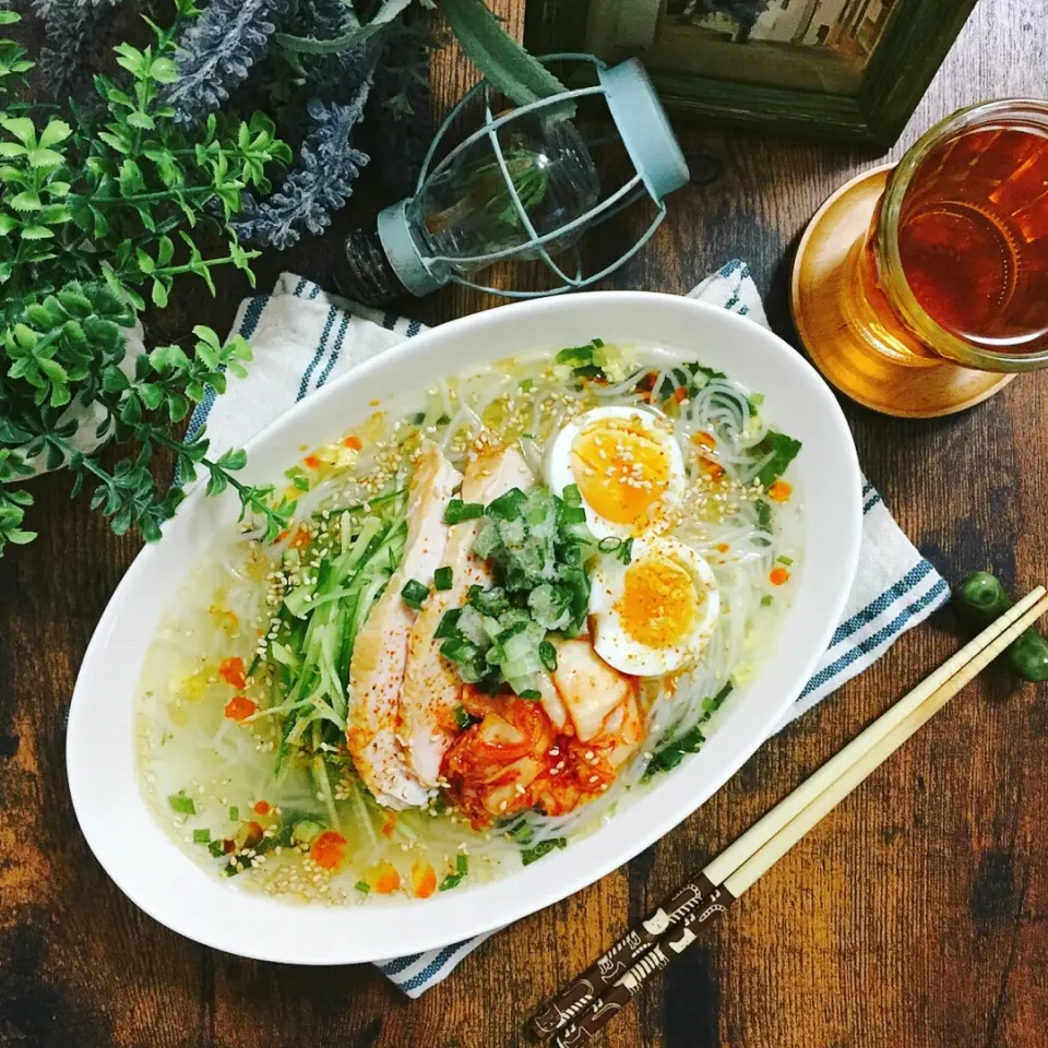 今日は蒟蒻麺と♪わかめスープで冷麺風|はるなさん